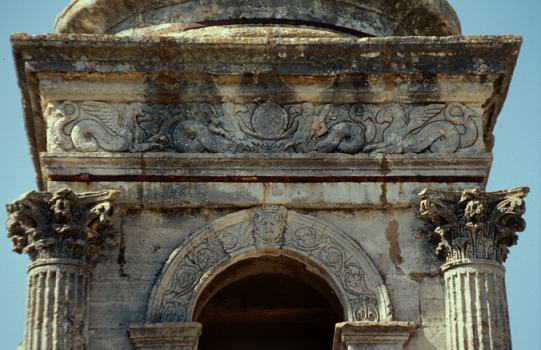 Mausoleum - Les Antiques - Saint-Remy-de-Provence / Frankreich; © J. Georg Friebe 2003