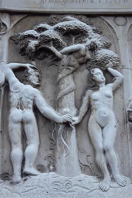 Der Sndenfall. Relief an der Pfarrkirche Eferding - © J. Georg Friebe
