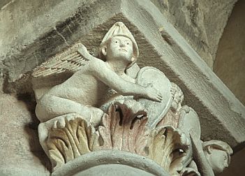 Siegesgöttin - Kapitell, 12. Jhdt., Mozac (Frankreich); © J. Georg Friebe